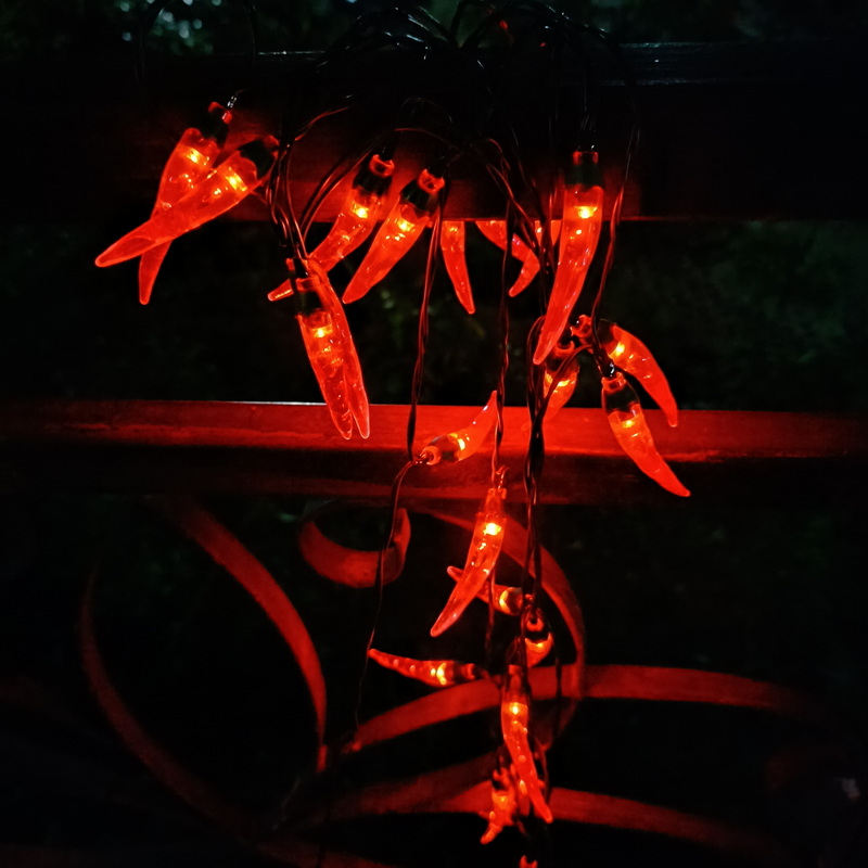 6.5m Rechargeable Outdoor Waterproof Garden Decorative Solar 30 Led Red Pepper String Light