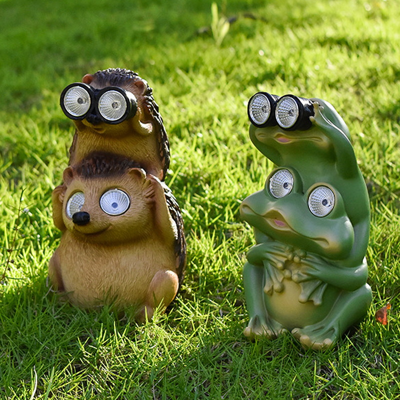 Patio Porch Ornaments Gifts Outdoor Solar Powered Frogs Hedgehogs Garden Statue with Light