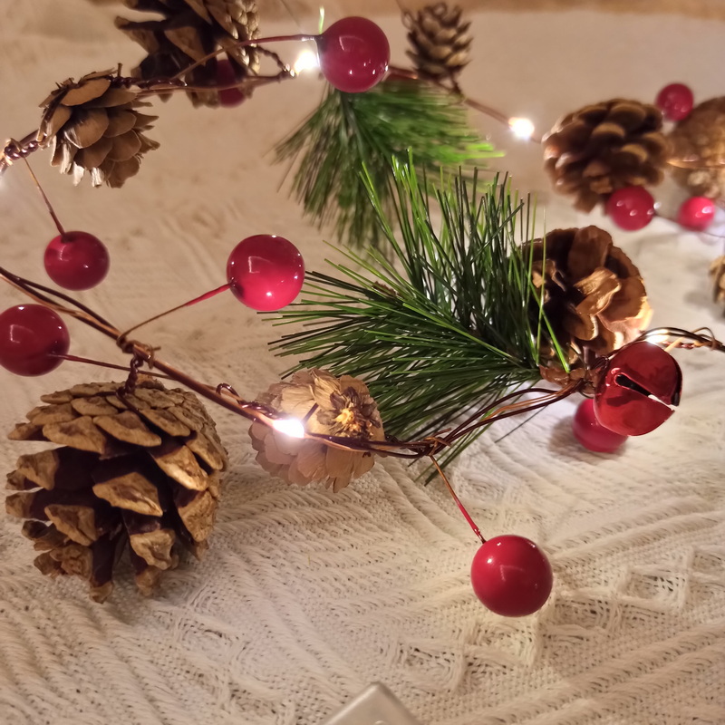 Battery Powered Indoor Xmas Tree Decorative LED String Lights 2m Bell Needle Pine Cone Christmas Lig