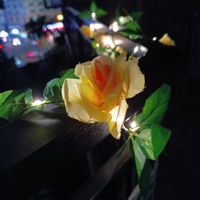 Artificial Rose Leaves Warm Led Fence Christmas Decorative Flowers Light